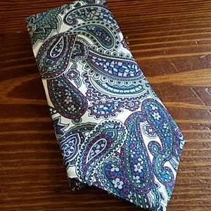 Stunning Oscar dela Renta neck tie